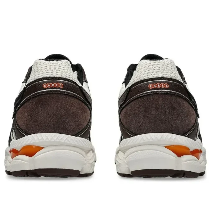 Asics x EARLS Gel-Cumulus 16 « Coconut Milk Black »