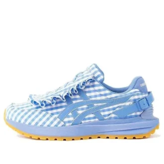 Asics x SHUSHU/TONG dévoile ses chaussures « Light Blue »