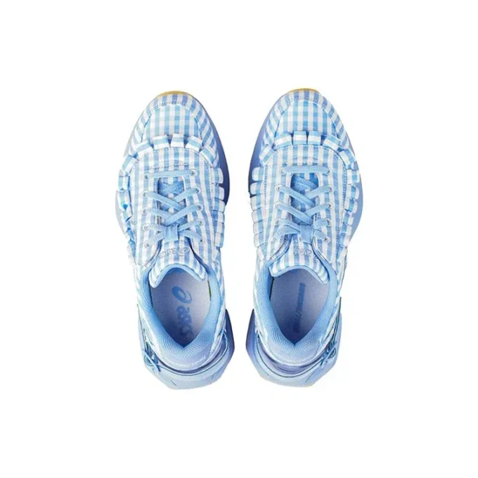 Asics x SHUSHU/TONG dévoile ses chaussures « Light Blue »