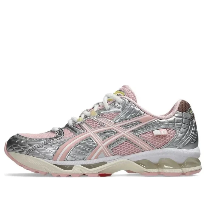 Asics x Vandy The Pink x atmos Gel-Nimbus 10.1 « Banana Split Strawberry »