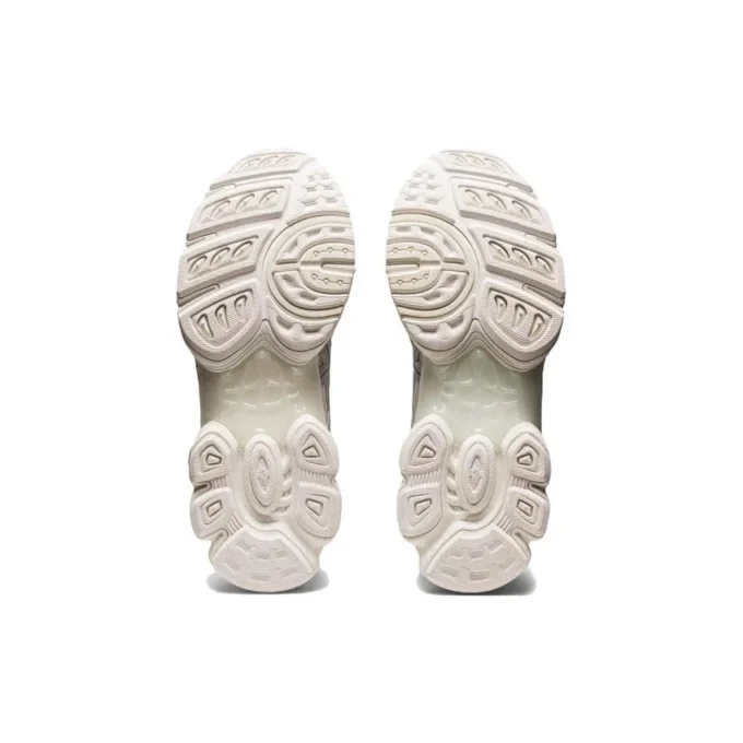 Asics x WIND AND SEA Gel-Nimbus 9 « White Silver »