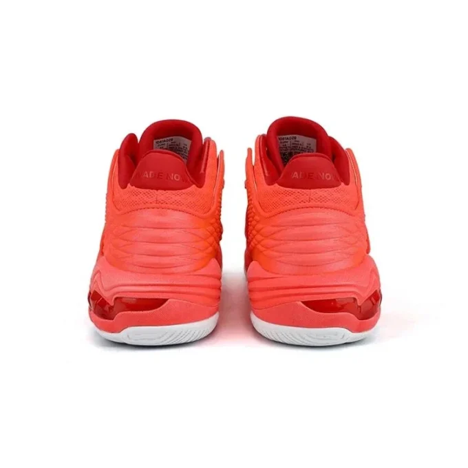 Chaussures de basket Invade Nova Rouge