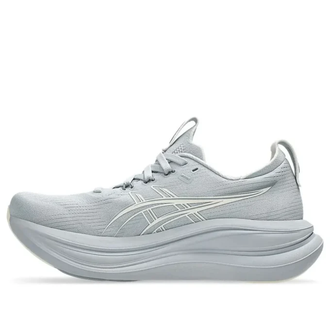 Gel-Nimbus 28 « Piedmont Grey Cream »