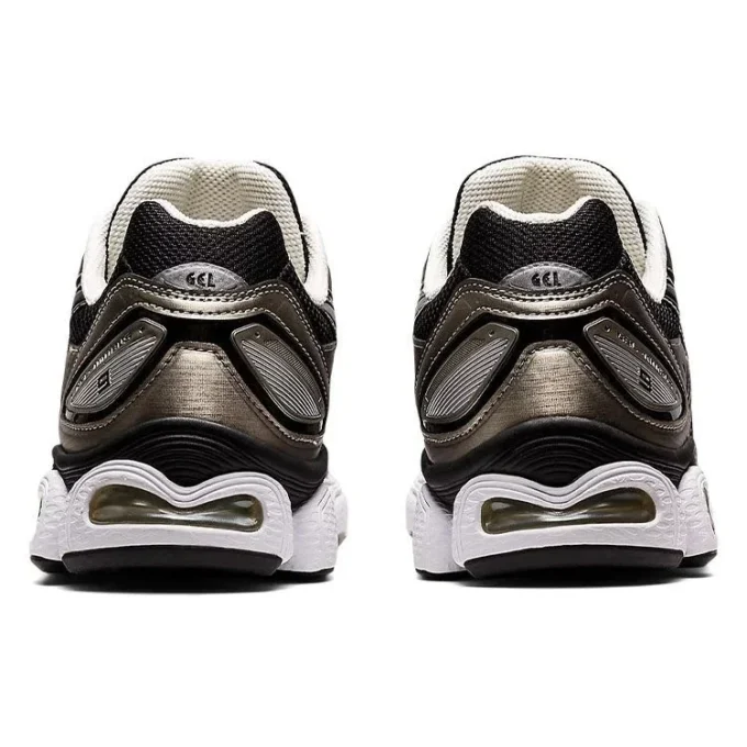 Gel-Nimbus 9 « Frosted Almond Black »