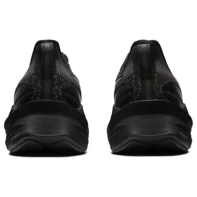 Novablast 3 LE « Noir/Gris graphite »
