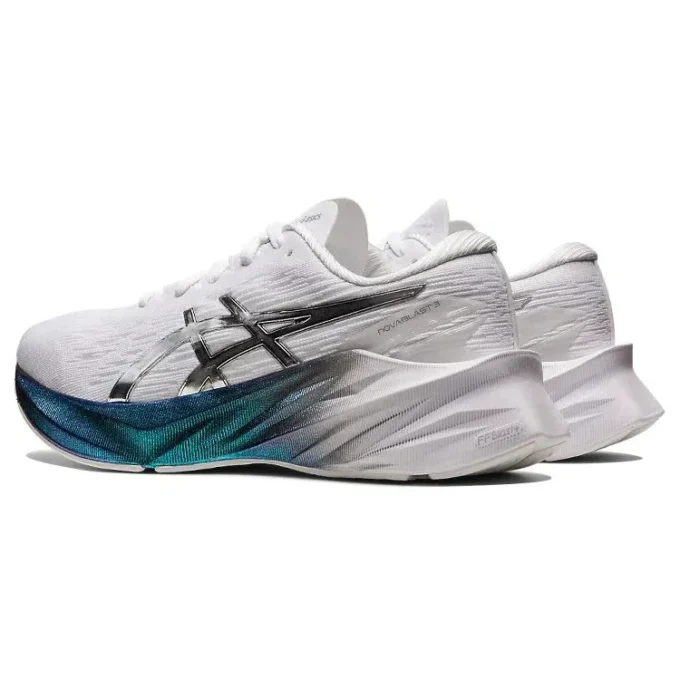 Novablast 3 Platinum « White Metallic Blue »