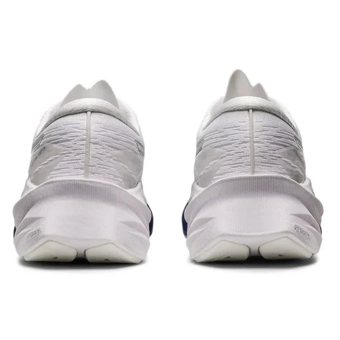 Novablast 3 Platinum « White Metallic Blue »