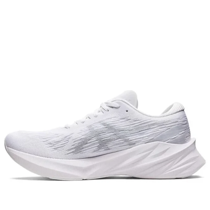Novablast 3 « White Piedmont Grey »
