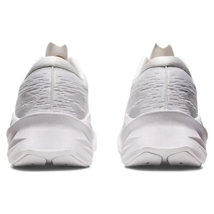 Novablast 3 « White Piedmont Grey »