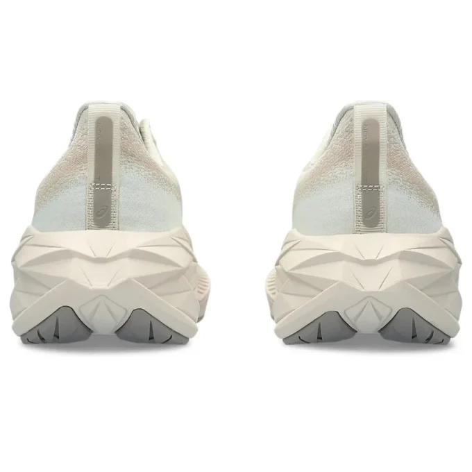 Novablast 4 D « Oatmeal Moonrock »