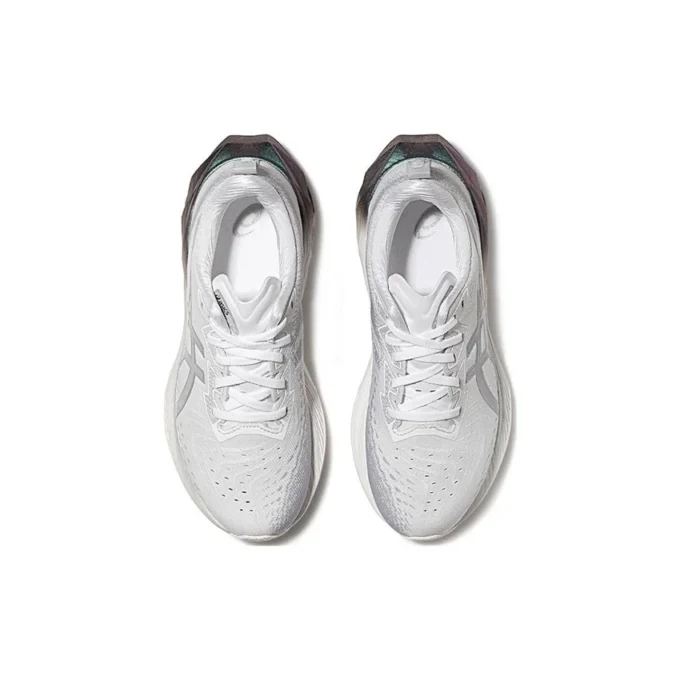 Novablast 4 Platinum « Real White Pure Silver »